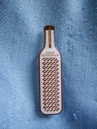 Pin mezcal derrumbes - mezcal,