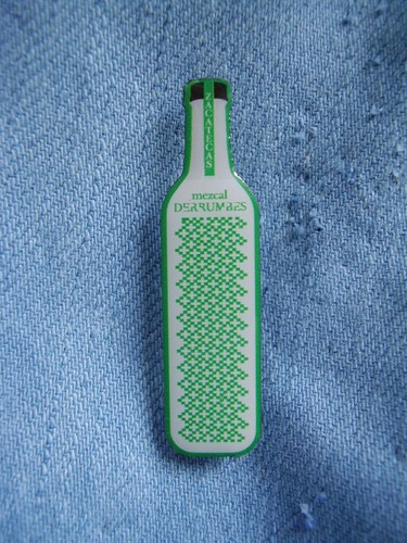 Pin mezcal derrumbes - pin,